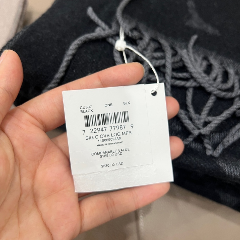 NWT Coach Signature Oversized Muffler，97% wool, 3% cashmere - Picture 8 of 8